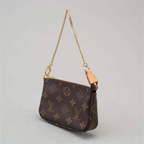 louis vuitton small pouch.